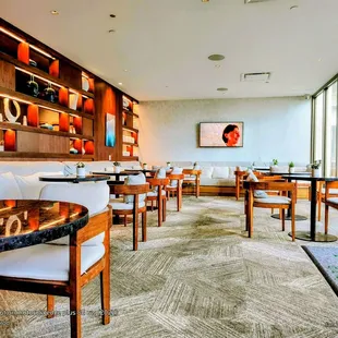 Longboard Club. 'Alohilani Resort Waikīkī Beach. Exclusive to guests w/ Club accommodations, inclusion of access to all amenities offered.