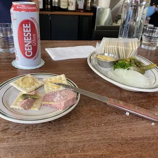 $3 can liverwurst plate