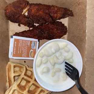 3 pc spicy chicken tenders with Mac &amp; cheese