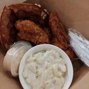 a bowl of macaroni and cheese