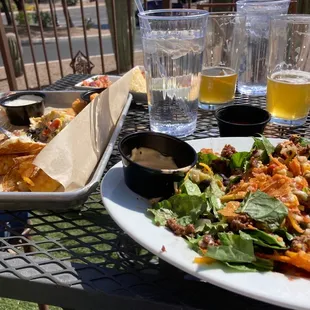 AMAZING FOOD! Wonderful service!! Great beer selection!