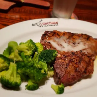 T-bone and broccoli as side (and a salad too)