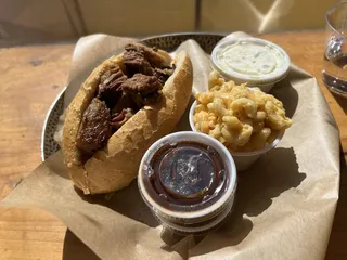 Piggin' Out SmokeHouse