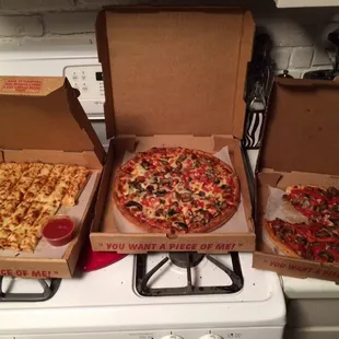 pizzas and cheesy bread