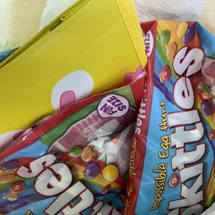 Should be ok for peanut or chocolate allergies 3-12-22