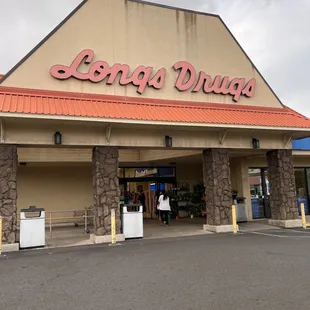 a longs drugs store