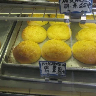 Baked Pineapple Bun ()