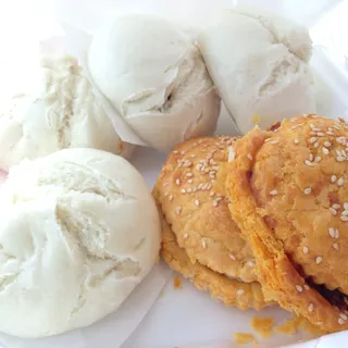 Steamed BBQ Pork Bun ()