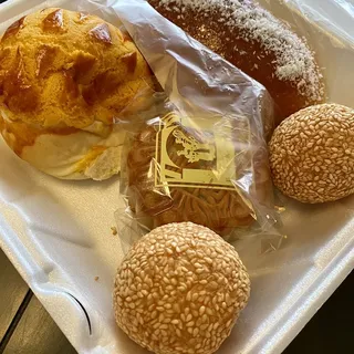 Taros Moon Cake