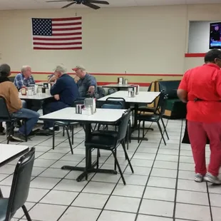 Typical early morning crowd.