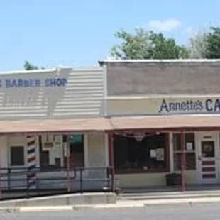 Come visit with the locals at Annette&apos;s Cafe