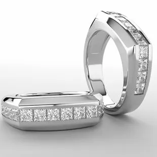 The sharp, clean lines of geometric jewelry is purposeful while maintaining its sense of fun!