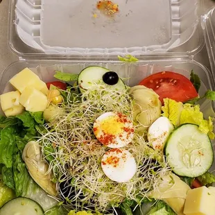 Very Disappointing Vegetarian missing cheddar cheese, onions, radishes, and celery.