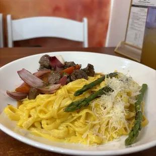 Huancaina pasta + Filet Mignon Huancaina sauce, fettucini pasta, parmesan cheese, asparagus.