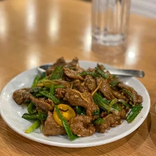 Slice Beef Sauteed with Scallions