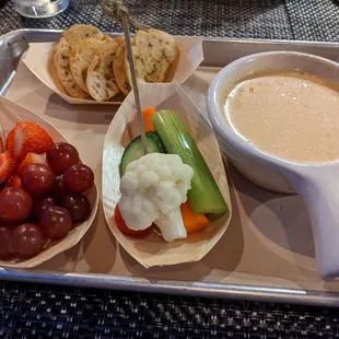 CHEESE FONDUE VEG Fresh cut strawberries, artisanal bread, veggies