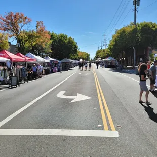 Downtown vendors, a little hot today (90)
