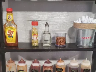 Lewisburg Burgers-N-Que