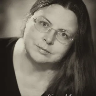 Kim M.