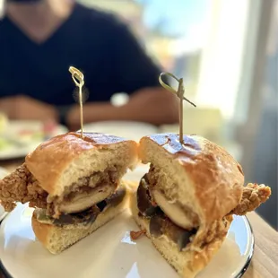 pecking house classic sando