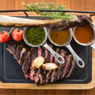 Tomahawk &amp; Sauces