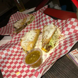 Food is amazing !