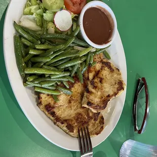 Grilled chicken platter with veggies  So good!