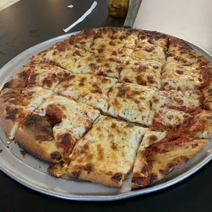 Large Pepperoni pizza