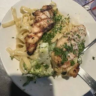 Fettuccine with Chicken and Broccoli