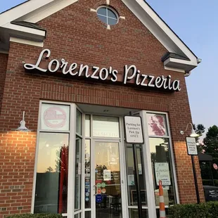 Lorenzo's Pizzeria
