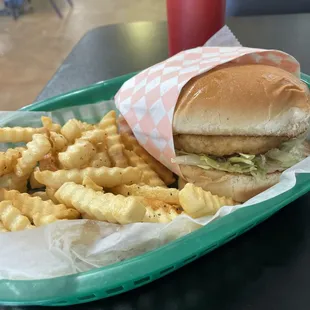 Grilled chicken sandwich w fries