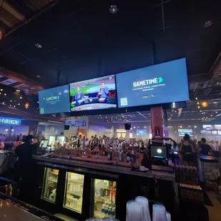 Main bar