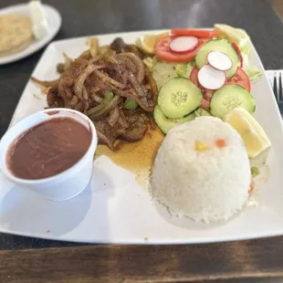 Bistek encebollado