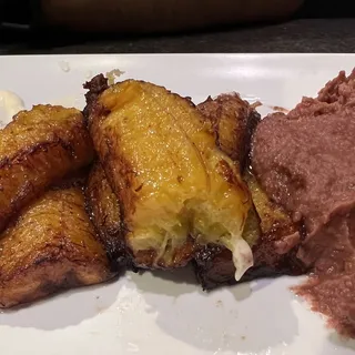 Platanos con Frijol Y Crema