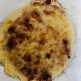 Pupusa de Frijol y Queso