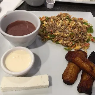 Huevos con Machaca