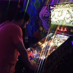 Pinball machine normally has credits already so it&apos;s free to play