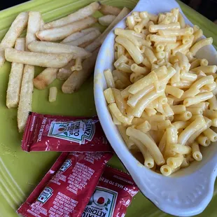 Kids Macaroni cheese