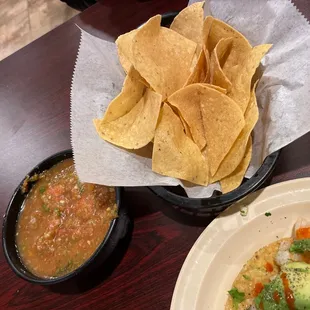 Complementary chips and salsa