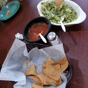 Salsa for the whole family! Salsa so flavorful and homemade guacamole! Delish!