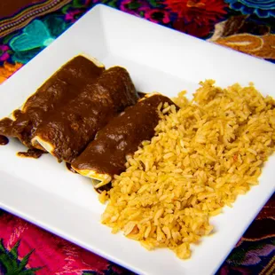 a plate of mexican food