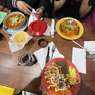 Chilaquiles, desayuno ranchero, &amp; posole