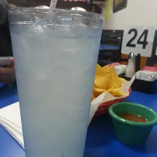 Another angle of the refreshing and tasty aqua de limon grande size