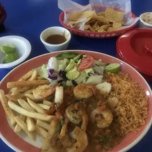 "Jarocho" Fish Filete (under Shrimp) 5 Shrimp  Super delicious sauce on top