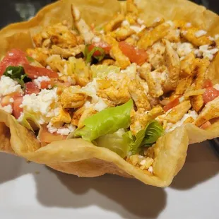 Taco salad with grilled chicken