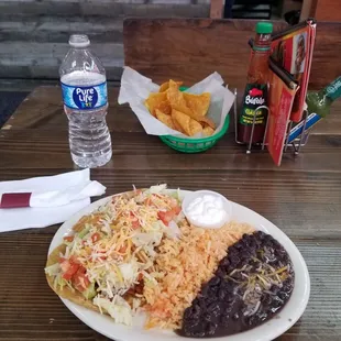 a plate of mexican food