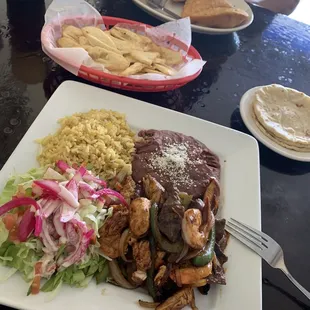 Fajitas and empanadas were delicious .