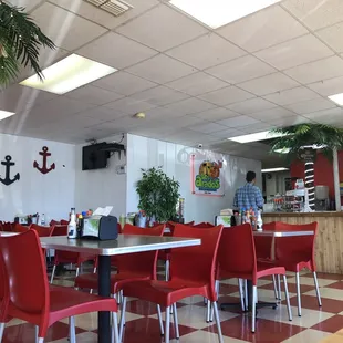 Lots of seating. Clean. Bright. Fast friendly service. April 2018.