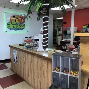 Love the tropical theme! April 2018.