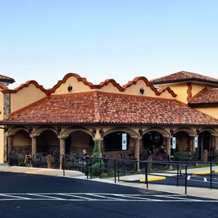 Exterior view on 13 August 2015, ©C.Edwards